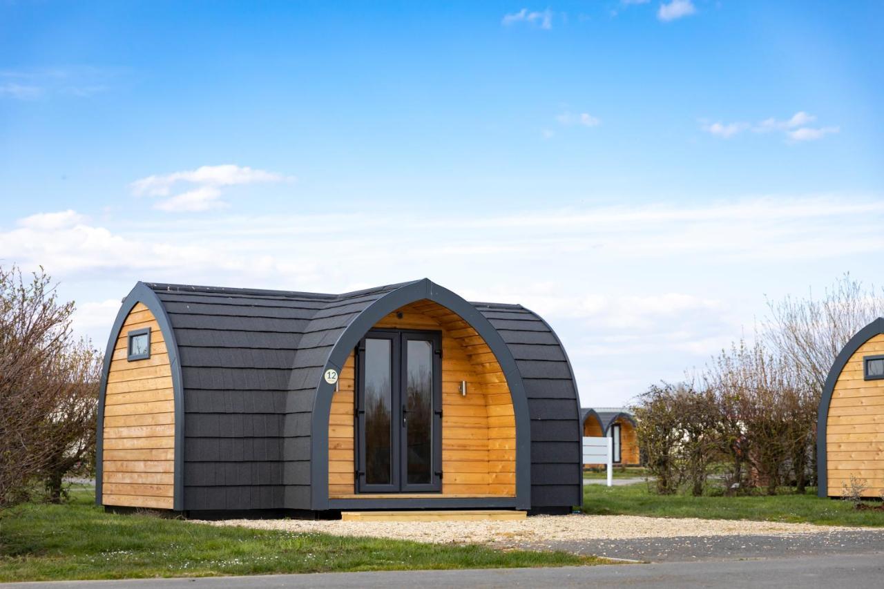 Camping Pods Trevella Holiday Park Crantock Exterior photo