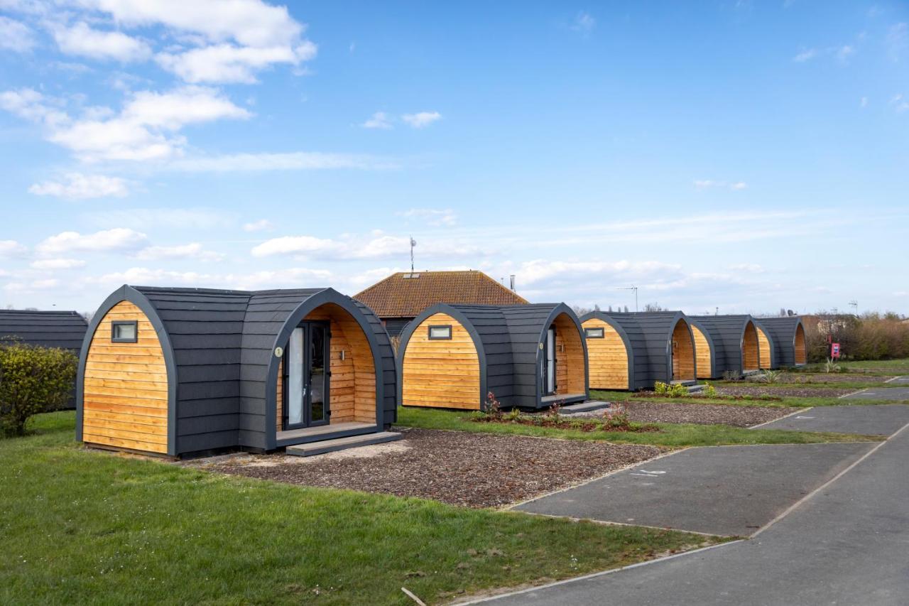 Camping Pods Trevella Holiday Park Crantock Exterior photo