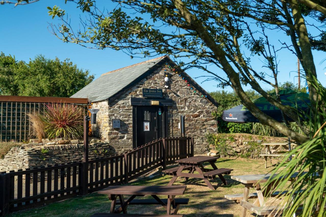 Camping Pods Trevella Holiday Park Crantock Exterior photo